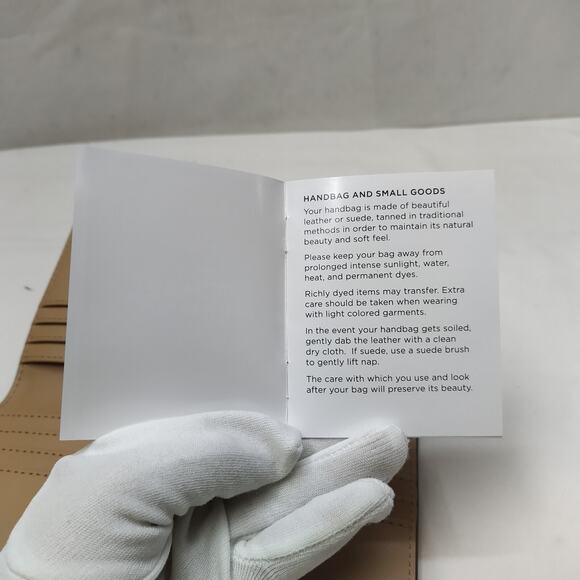 Michael Kors Reed Camel Leather Credit Card Bifold Snap Wallet - Brand New $298 - Picture 16 of 16